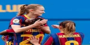 哈茨女足哈钦森的双响炮引领球队领先优势-九鼎体育